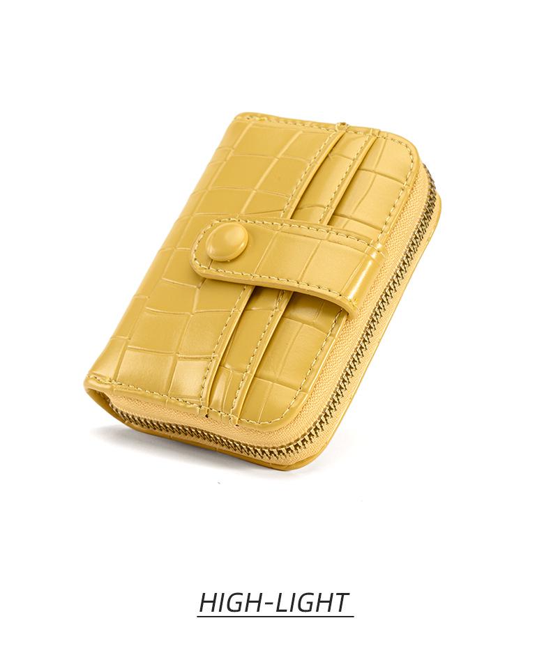 2024 Women's Crocodile Pattern Card Holder: Compact Accordion Wallet with Multi-Card Slots and Zipper