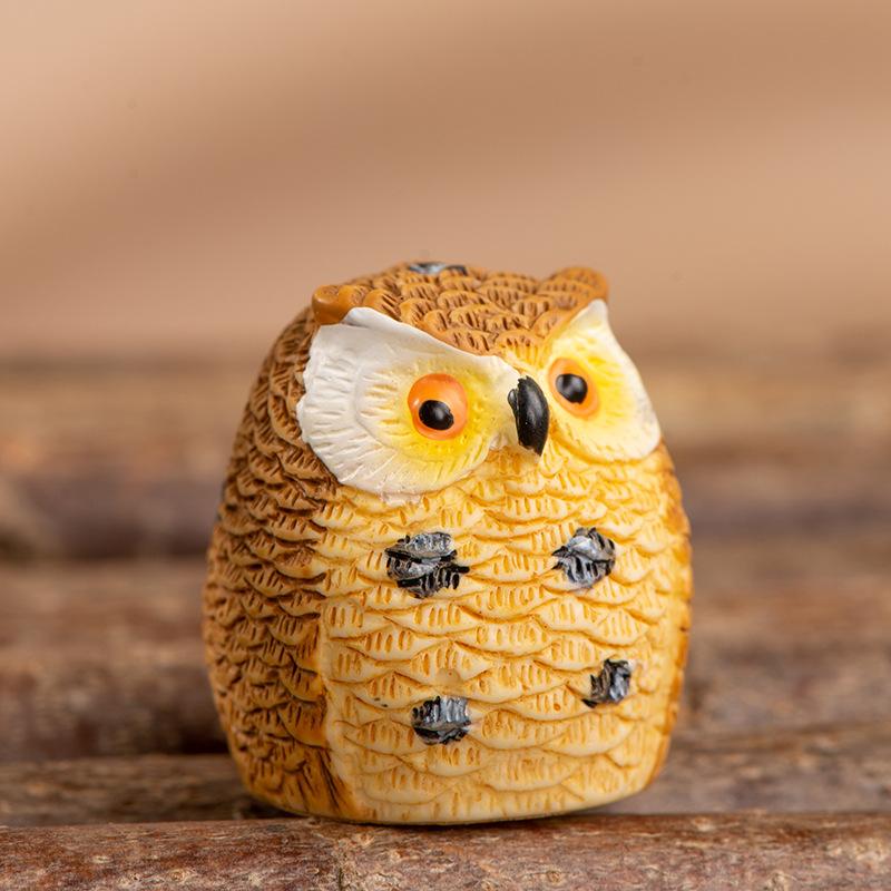 Miniature Cartoon Simulation Owl Figurine Realistic Resin Bird Decoration Cute Kawaii Collectible Home Desktop Figurines
