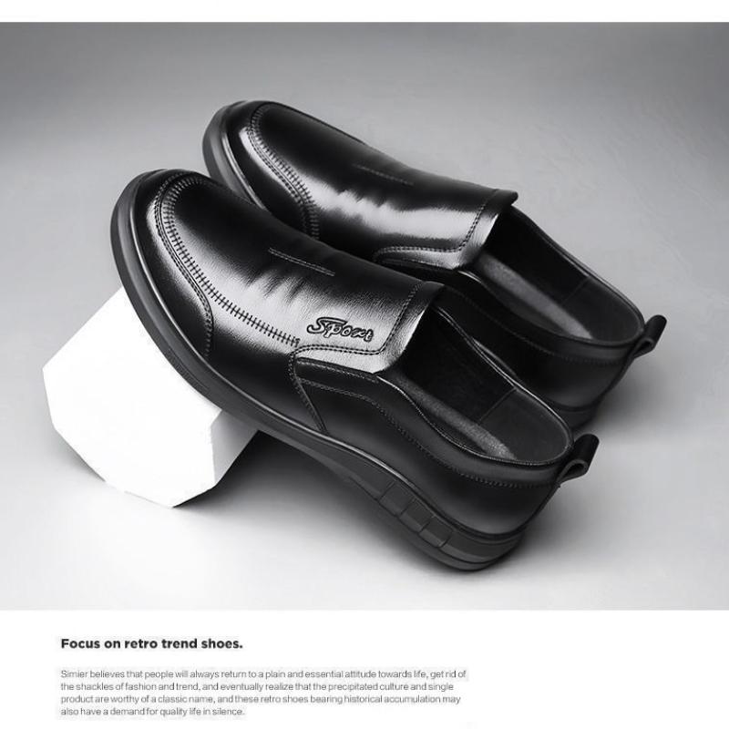 Men's Leather Shoes New Black Soft Bottom Anti Slip and Breath Shoes Men's Business Dress Casual Luxury Light Flat