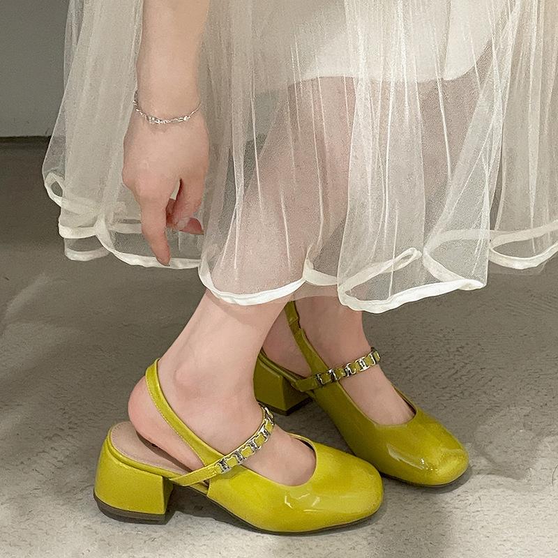 South in the South White French thick heel heightened bag head sandals women's 2025 new summer with skirt cool slippers