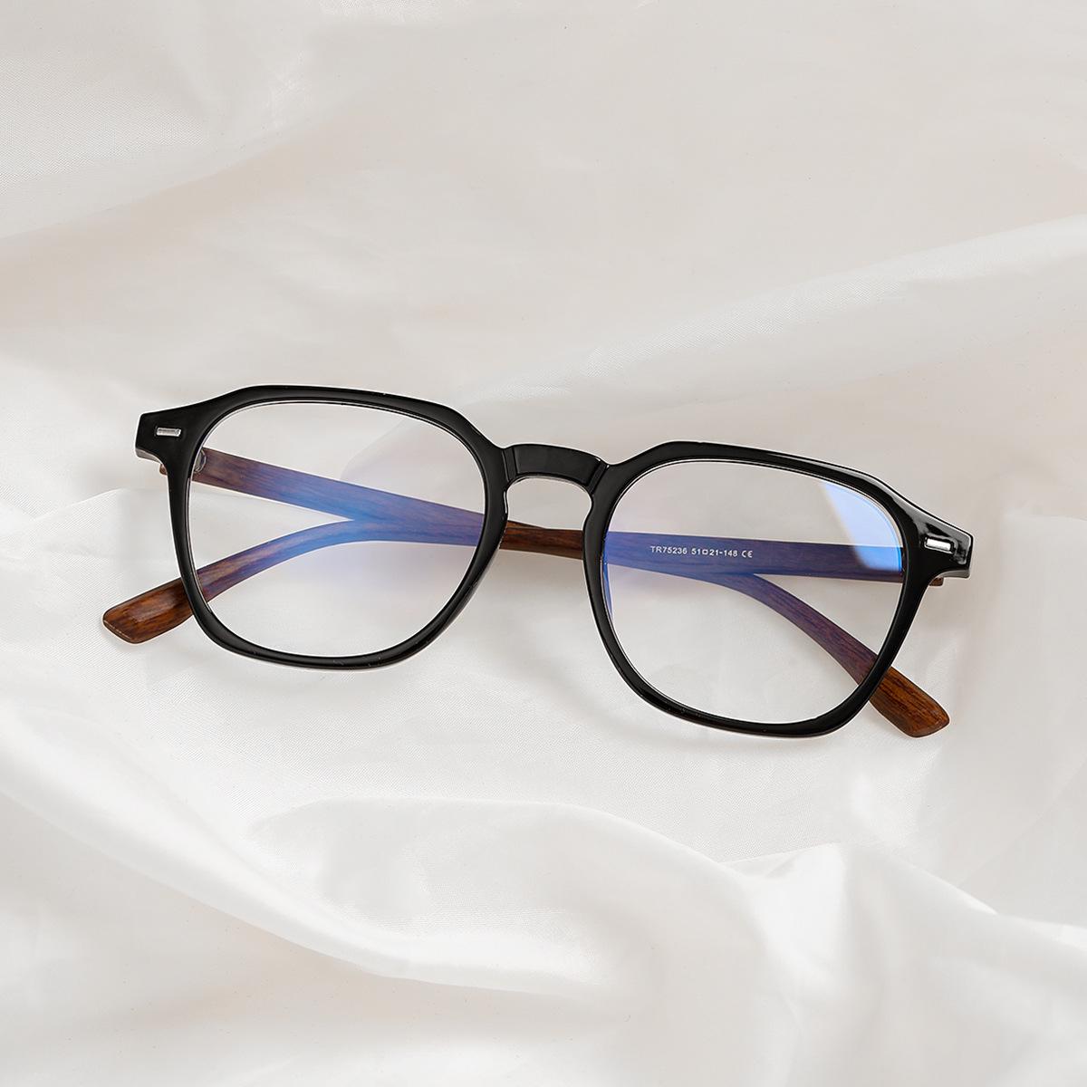 

Xunge Retro Square Small Frame Glasses with Rivet Gradient Lens