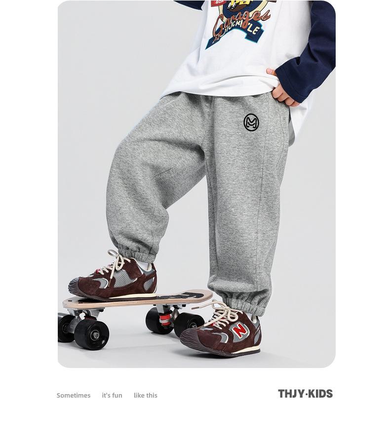 Sportiga träningsbyxor för pojkar 2025 Vår/Höst Casual långbyxor för barn