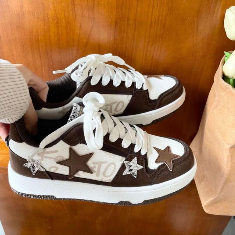 

2024 обувь Женские кроссовки на шнуровке Удобные беговые кроссовки для девочек Легкая мужская обувь 35 коричневый