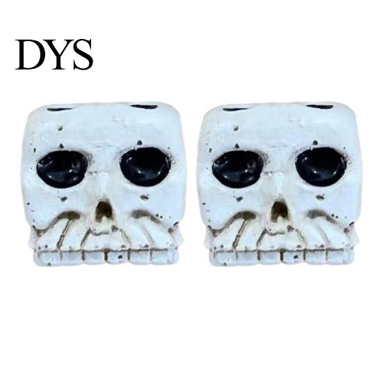 Handheld Lightweight Dice Skull for Adults, Gothic Resin Shaped Portable Running Groups 6 Sided Entertainment, Halloween Party Favors Matte