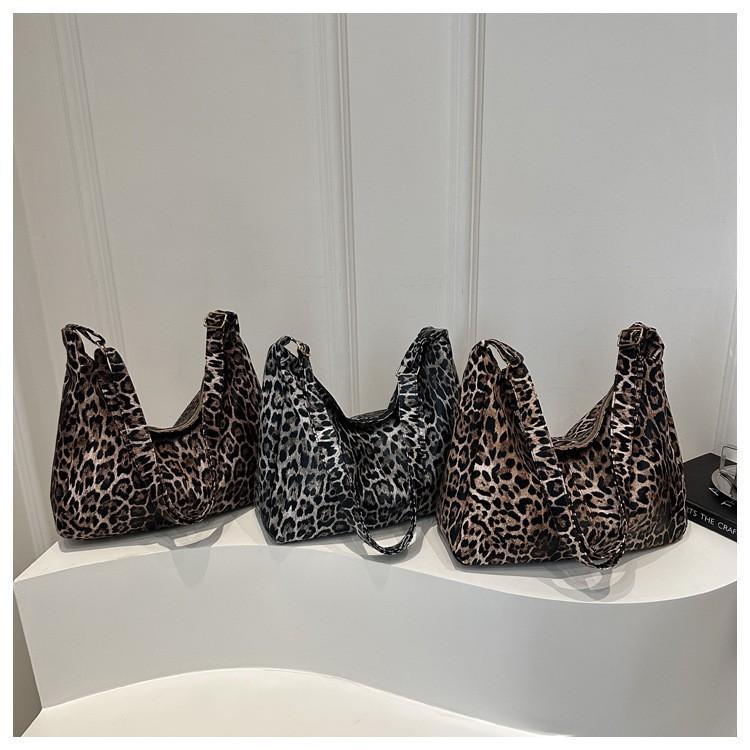 Stilvolle Damen-Tragetasche mit großem Fassungsvermögen für den Herbst im schicken koreanischen Design in Schwarz und Braun