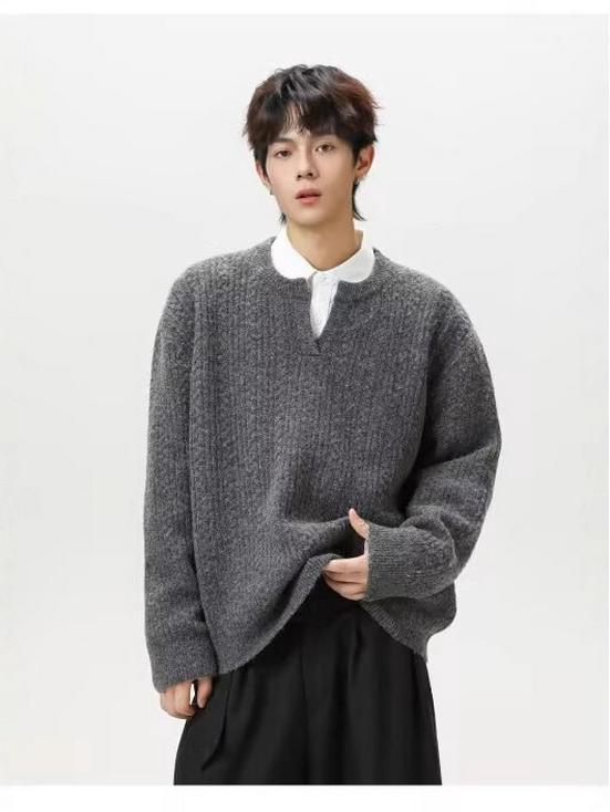 Men’s Retro V-Neck Cable Knit Sweater - Loose Fit, Solid Color, Autumn/Winter Pullover