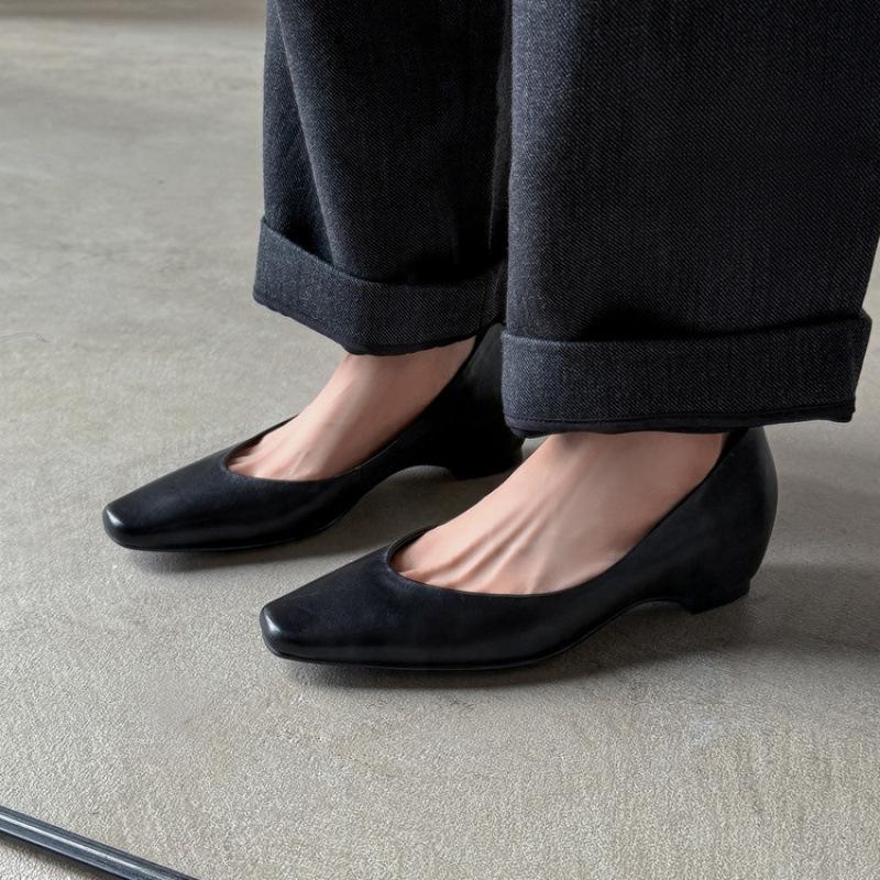 

New non-slip large-size single shoes women s round head leather shallow mouth low-top cowhide women s shoes low heel comfortable and fashionable smal 40 чёрный