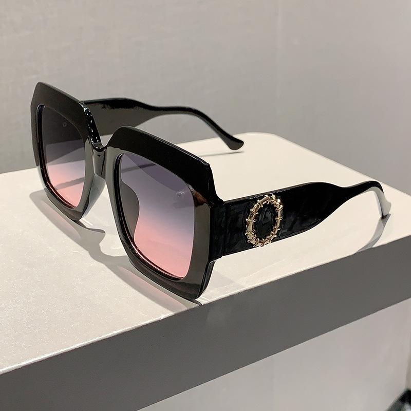 Elegant Green Oversized Sunglasses Women Trendy Big Frame Square Gradient Eyewear Luxury Designer Sun Glasses