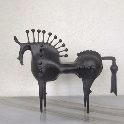 Metal Handicraft Artificial Animal Sculpture Abstraction Horseradish Horse Figurine Decorative Figurines Home Decoration