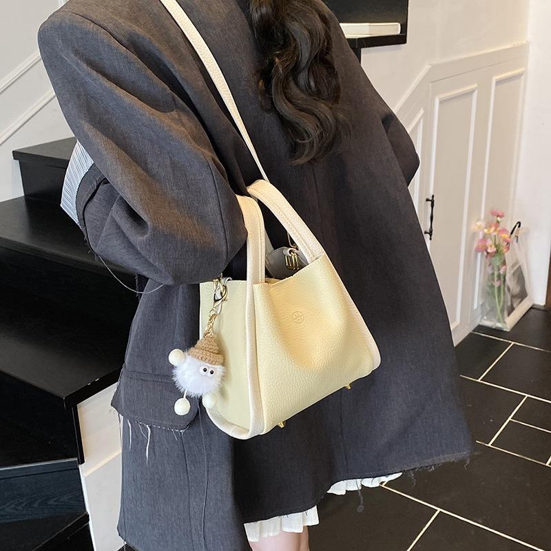 Summer Popular Small Bag Women's New Fashion Versatile Messenger Bag Exquisite Portable Bucket Bag