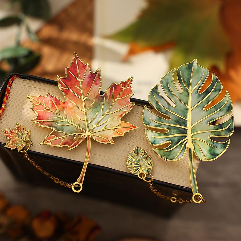 Metal Bookmarks - Vintage Leaf Shape Bookmarks Set, Enamel Gold Edge Book Page Clips, Elegant Chinese Style Reading Accessories (8cm X 8cm)