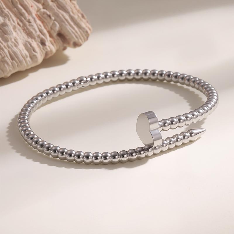 Titanium Steel New Couple Love Four-leaf Clover Round Bead Opening European and American Fashion Non-fading