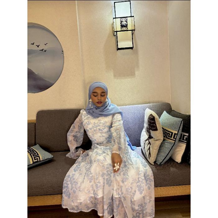 Mittlerer Osten elegantes Temperament schlankes Kleid Damen neues ausgestelltes Ärmel Taillen-Schnürung Französisches Kleid