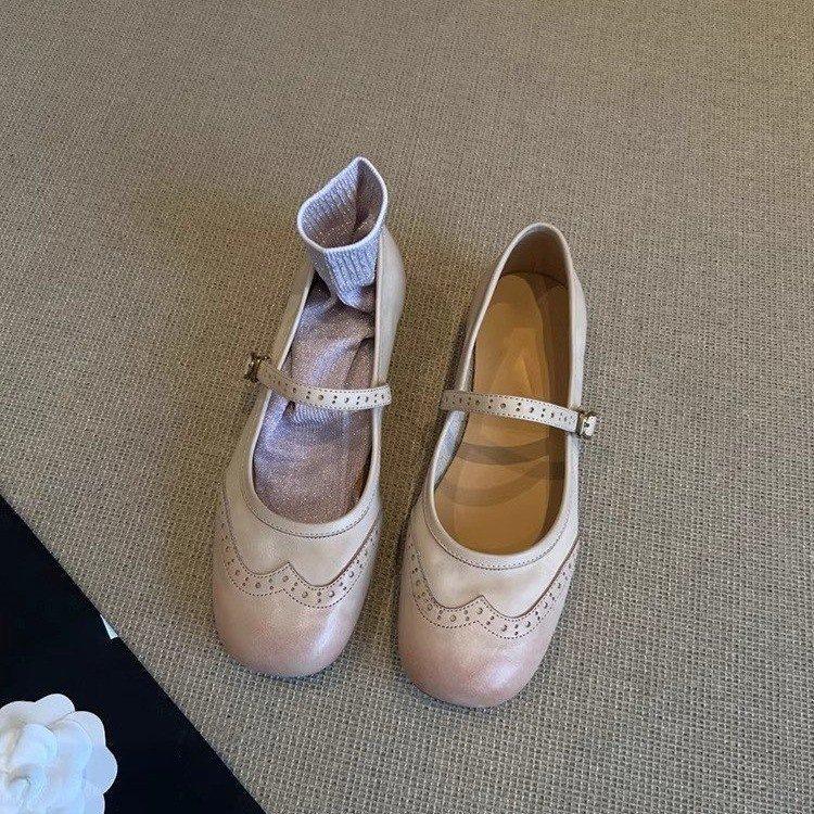 French temperament square head single shoes women's summer 2025 new retro one-word belt Mary Jane shoes flat grandma shoes