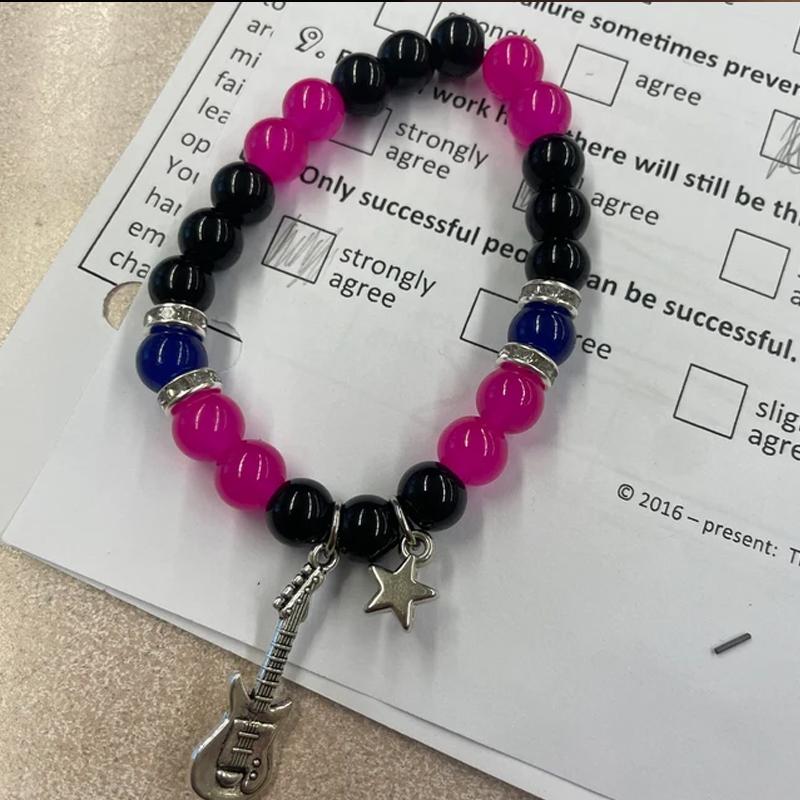 2ks/set Fashion Couple Beads Náramek Tv Girl Odpovídající náramky Komu opravdu záleží Náramky inspirované albem Přátelé Šperky Dárek