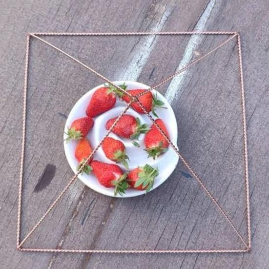 Metal Wire Energy Pyramid Decoration Cube of Power 188 MHz Tensor Style Pyramid Promotes Health Enhances Fields Space Purifying Healing Pyramid