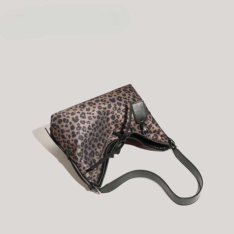 Niche Design Leopard Print Bag Retro Underarm Bag Commuter Shoulder All-in-one Crossbody Bag