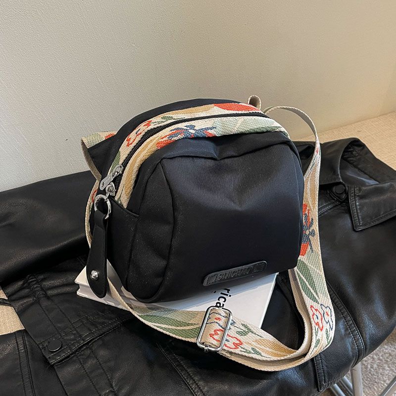 

Водонепроницаемая женская сумка через плечо, повседневный нишевый стиль, нейлоновая ткань Black