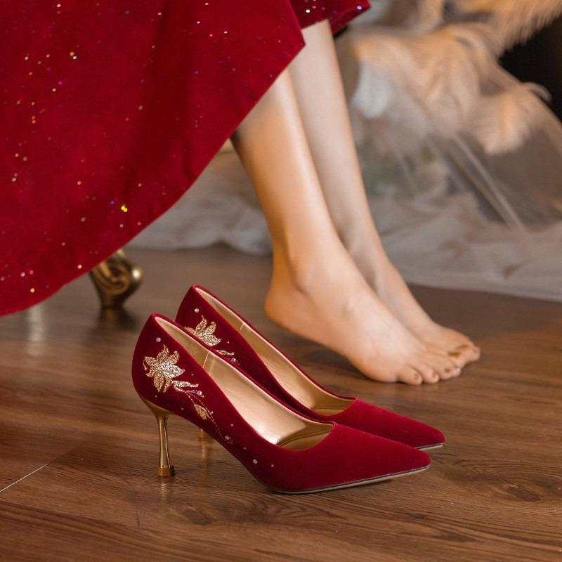 Wedding shoes women's Chinese Xiuhe wedding dress two wear embroidered wedding bride toast red high heels not tired feet new