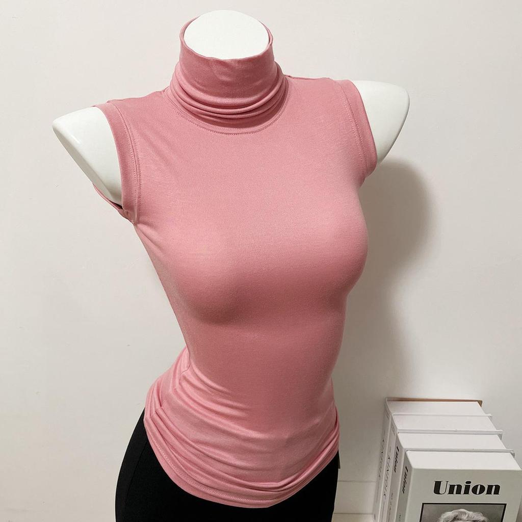 Slim-Fit, Sleeveless, High-Neck, Solid-Color Body-Hugging Top