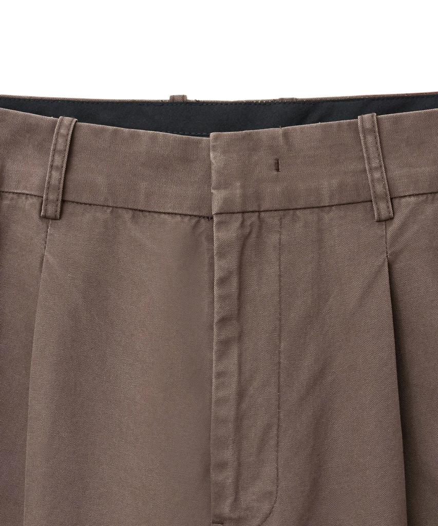 NOIRER Two-Tuck Washed Cotton Slacks (Brown)