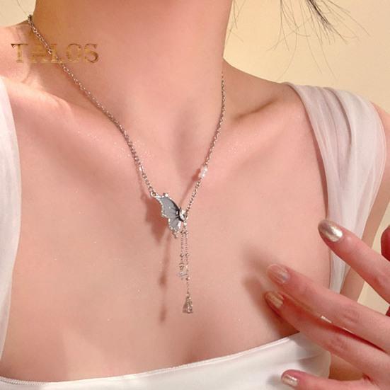 Dame Halskjede Kobber Sommerfugl Anheng Dusk Cubic Zirconia Elektrobelagt Justerbar Lengde Ball Party Halskjede Hals Smykker