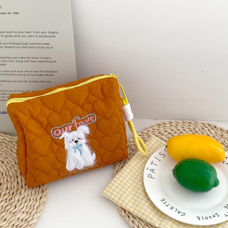 

Love Quilted Women s Cosmetic Bags Cute Puppy Embroidered Ladies Toiletries Storage Bag Female Makeup Case Portable Handbags коричневий
