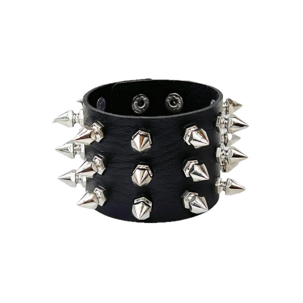 European and American Punk Rivet Bracelet: Unisex Leather Wristband for Couples