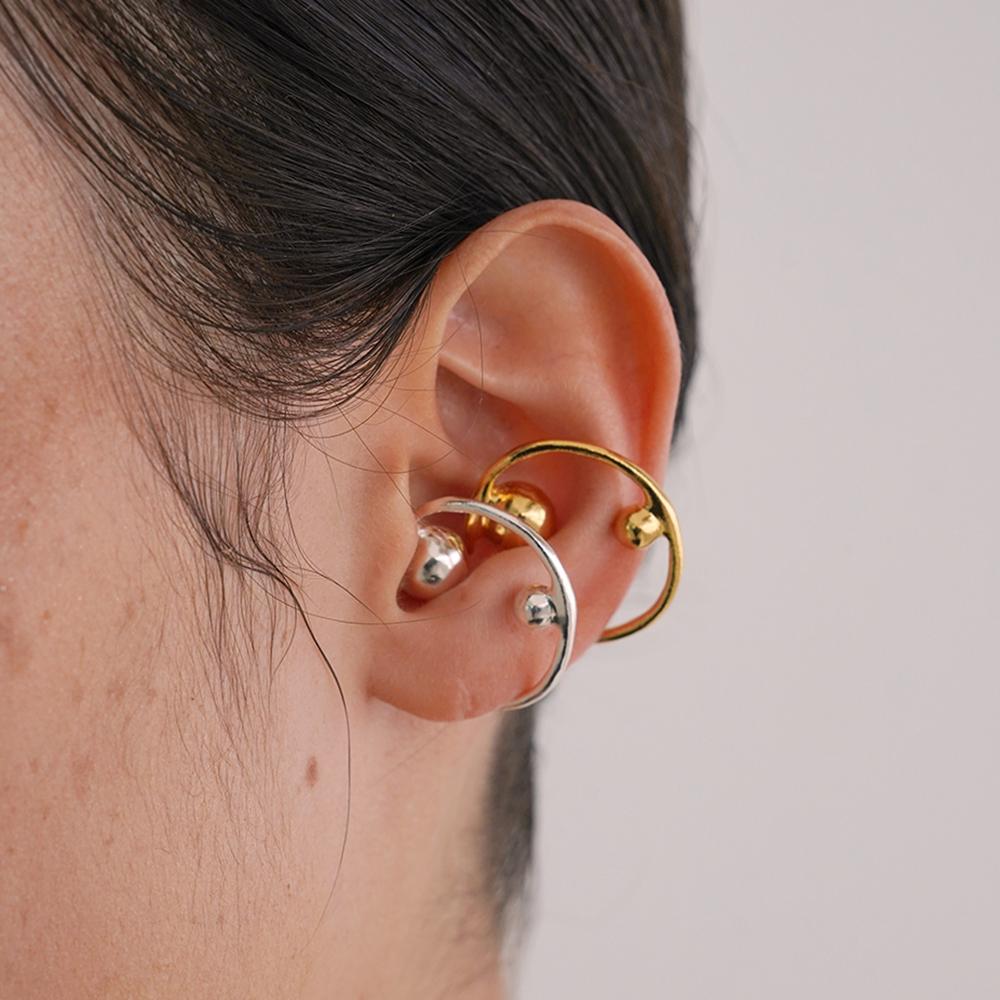 Still Instant Curve Motion - Ear Cuff 01