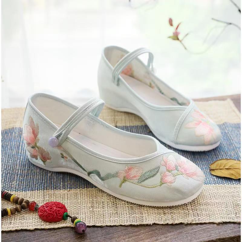 Damenschuh im ethnischen Stil, flache Sohle, bestickt, weiche Sohle, rutschfest, flache runde Spitze, Schnallenriemen, Hanfu-Schuhe, Mary-Jane-Schuhe