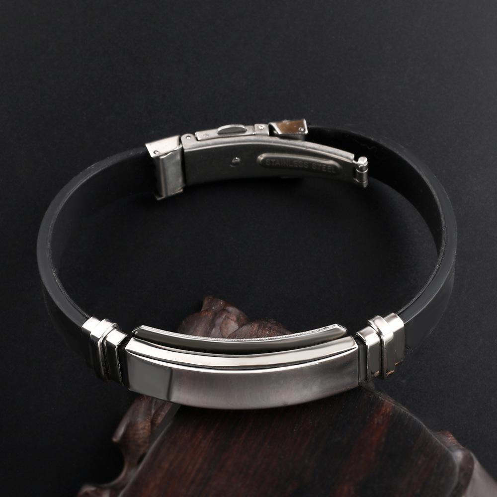 

Модный браслет из кожи и нержавеющей стали 2018