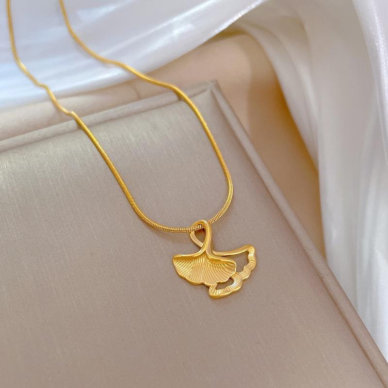 Titanium Steel Necklace Female Niche Design Simple Ginkgo Pendant Short Collarbone Chain Korean Version Cold Wind Neck