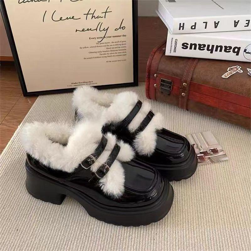 Thick-soled versatile patent leather loafers women's 2025 autumn and winter new velvet cotton shoes black small leather shoes fluffy shoes