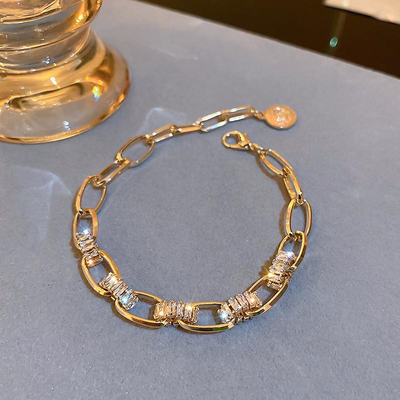 Zircon chain geometric bracelet European and American light luxury bracelet elegant temperament jewelry summer trendy models