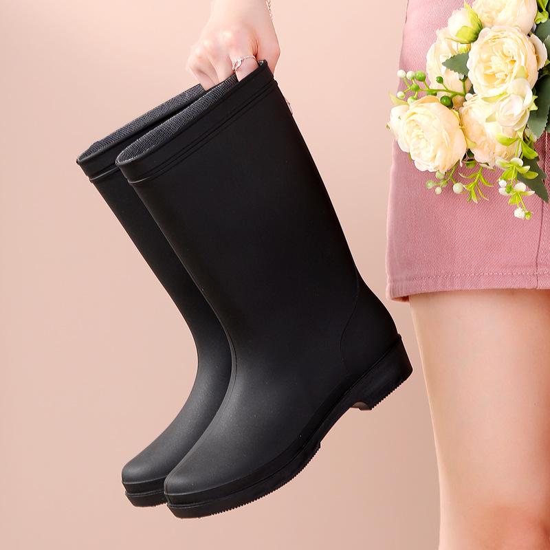 Women's British Fashion Mid-Calf Waterproof Rubber Rain Boots - Non-Slip, Warm Frosted Overshoes for Kitchens and More