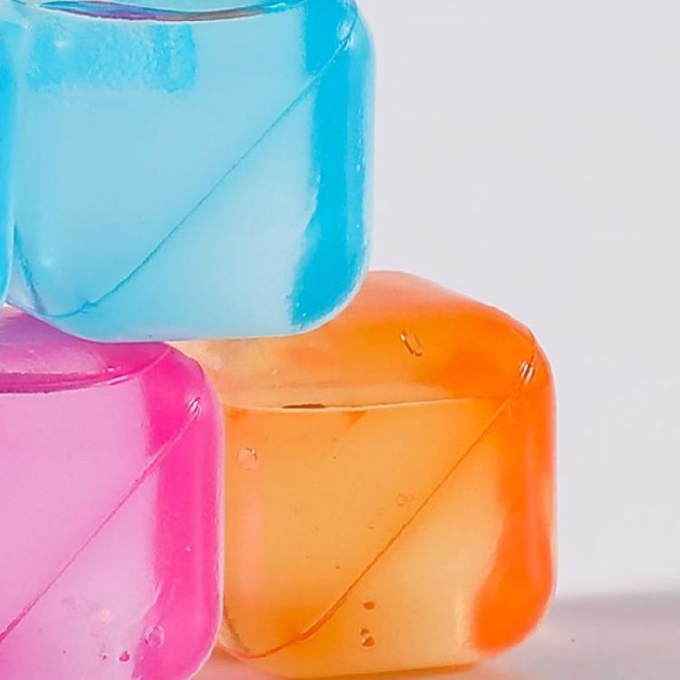 6 Pcs Plastic Cooling Ice Cubes Non-Melting Washable Ice Cubes for Gatherings
