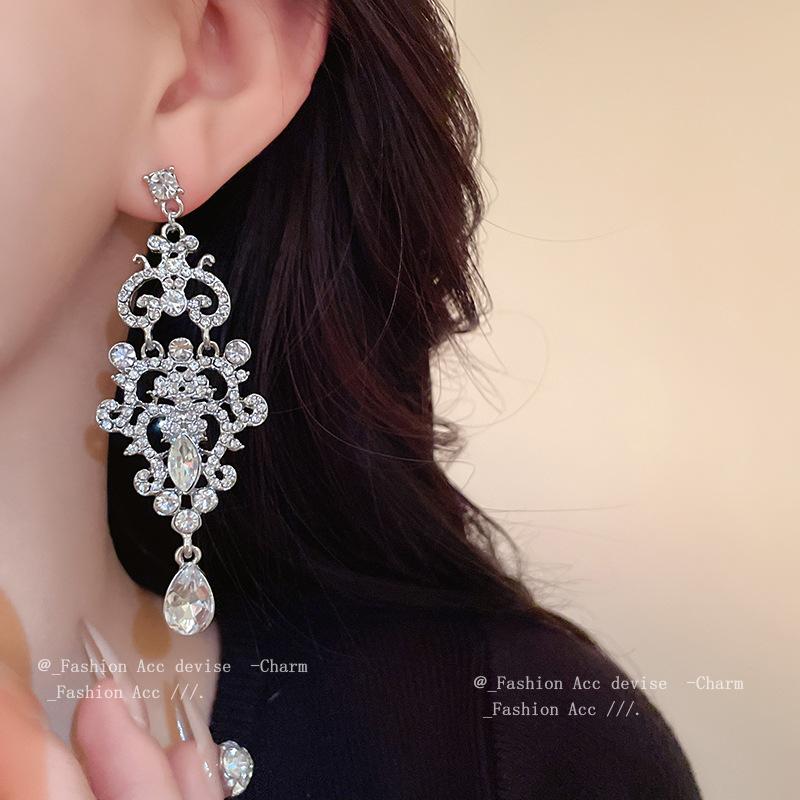 Silver Needle Diamond Drop Tassel Earrings Exaggerated Fashion New Year's Wedding Earrings Niche Light Luxury Earrings