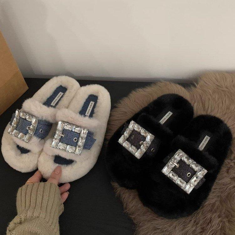 Doppelreihige flache Sohle Zuhause dicke Sohle Plüsch Oberbekleidung weiße flauschige Pantoffeln Damen Herbst und Winter neue Ein-Wort-Pantoffeln Tide