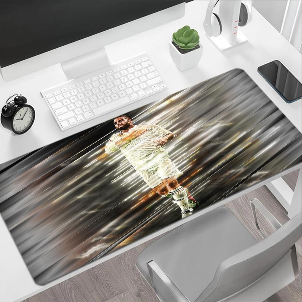 Dynamic Soccer Player Action Large Mouse Pad Office Mouse Mats HD Print Desk Pad Non-Slip Rubber Base Perfect for Office Desktop Supplies School Home