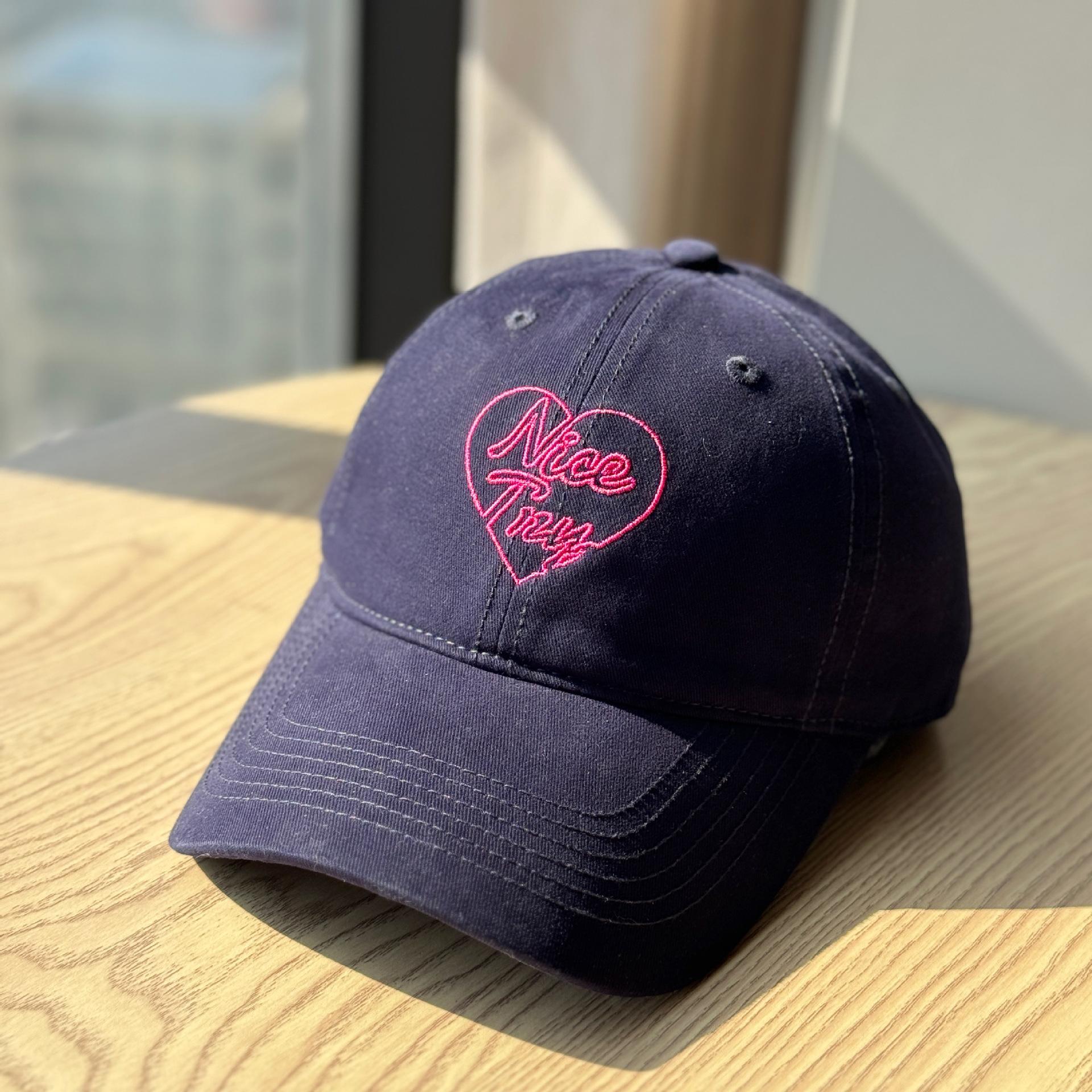 

2026New Spring and Autumn Washed Love Embroidery Baseball Cap for Men and Women Couples, Soft Top Duckbill Cap, Sunshade and Sun Protection Hat Adult54-60Adjustable темно-синього кольору
