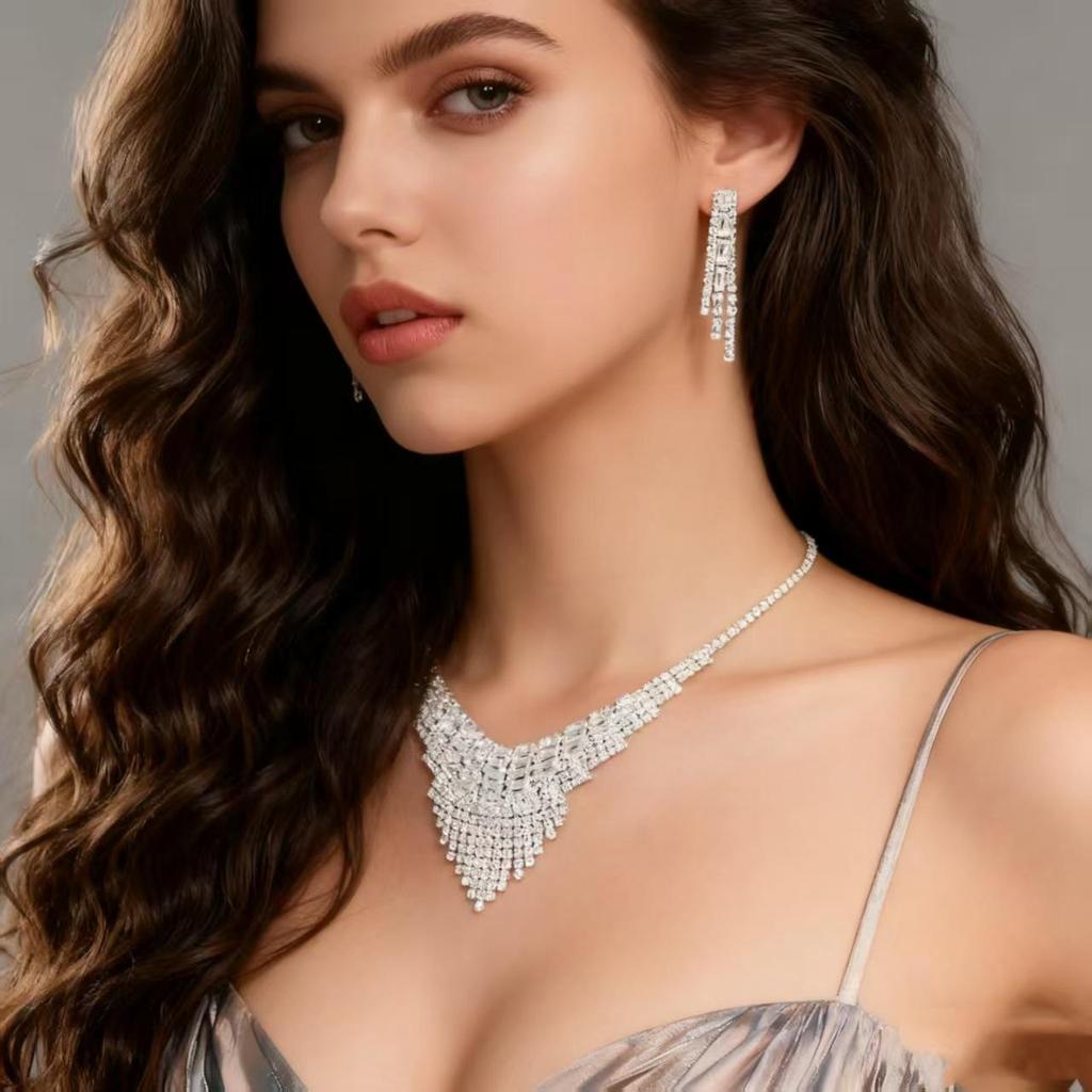 Modisches und kreatives Zirkon-Quasten-Halsketten-Ohrring-Set, beliebte Trägerrock-Tragedekoration