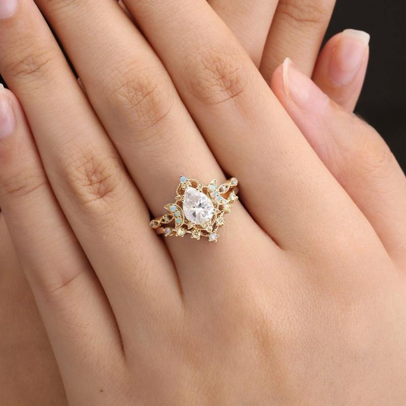 Inlaid Moonstone Colored Treasure Ring, Women's Fashion Versatile Water Drop Zircon Star and Moon Ring