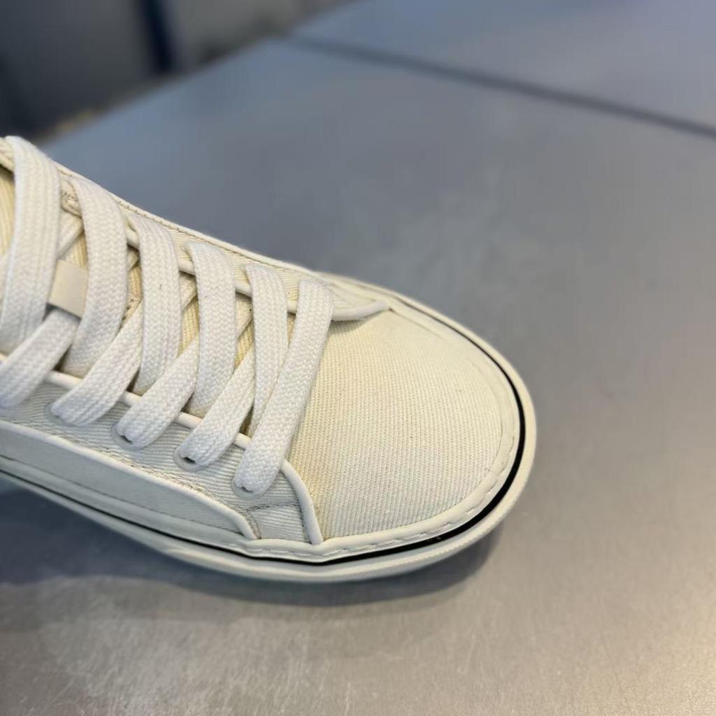 New Men's Classic Four Seasons Fashion Low Top Skateboarding Shoes Comfortable Soft Sole Sneakers
