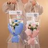 Mazzo di Rose in Lavorazione a Maglia di Lana Fatto a Mano: Regalo Fiore all'Uncinetto Conservato