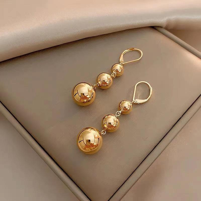 Orecchini Pendenti con Nappa e Perline Rotonde Punk Metal per Donna Moda Colore Oro Lucido Palla Liscia Orecchini Accessori Gioielli