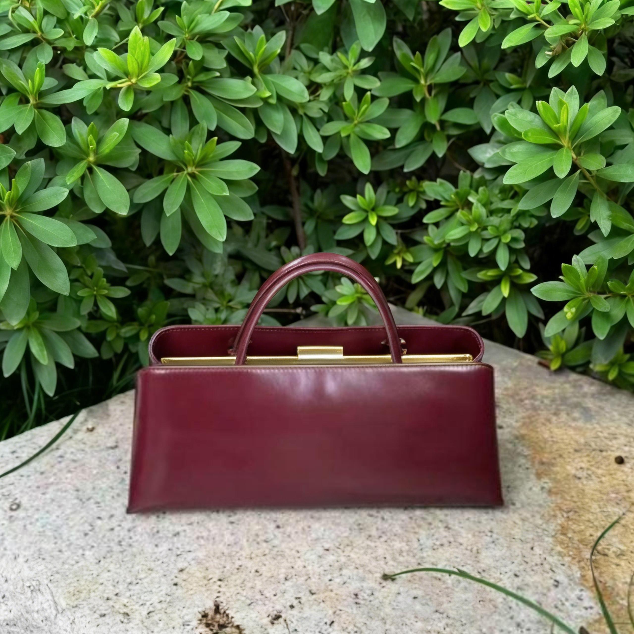 

High-quality Metal Frame Clip Bag Women s Luxury Pu Handbags Multi-layer Magnetic Buckle Purse French New Elegant Underarm Bag 28.5x11x12cm вина червоного кольору
