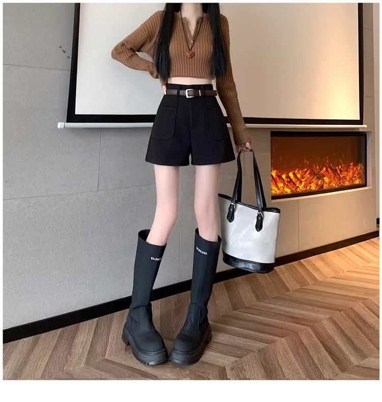 Women's High-Waist Woolen Shorts: Slimming, Casual Wide-Leg Bootcut Pants for Autumn/Winter 2024 in Small Sizes.