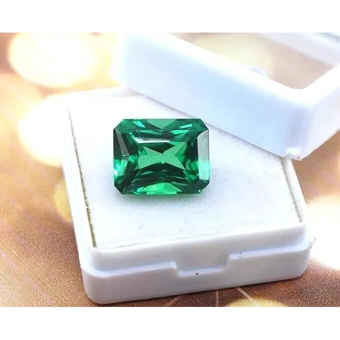 Beautiful Natural Tsavorite Garnet Green 11.45 Ct Emerald Cut Gemstone