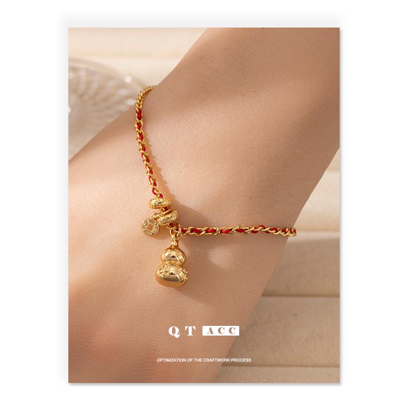 Elegant Red String Gourd Lucky Fish Bracelet: Versatile Chinese-Style with Multiple Pendants, Perfect for Autumn and Winter Fashion