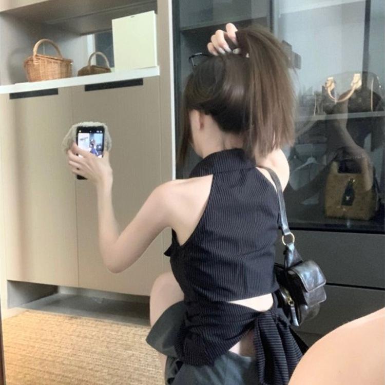 Korean black sleeveless striped shirt women's summer design halter waist lace-up shirt short Spice Girl top